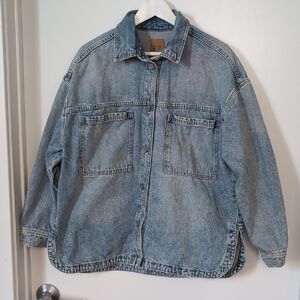 Gap Denim Shirt Jean Jacket with Washwell Size Large